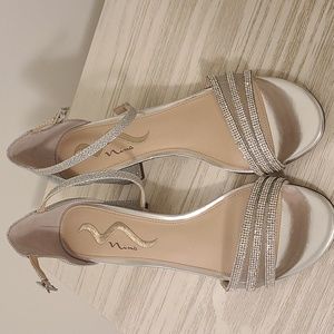 Size 10 Nina sparkle shoes